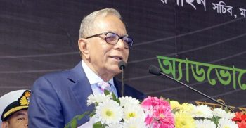 স্ত্রী রাশিদা খানমের সঙ্গে খুনসুটির গল্প শুনিয়ে দর্শকদের মধ্যে হাসির ঝড় তুলে দেন রাষ্ট্রপতি মো. আবদুল হামিদ।