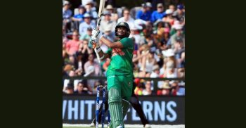 সাকিব আল হাসানের ব্যাটে ঘুরে দাঁড়িয়েছিল বাংলাদেশ।