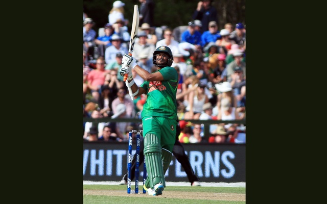 সাকিব আল হাসানের ব্যাটে ঘুরে দাঁড়িয়েছিল বাংলাদেশ।