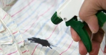 জেনে নিন কাপড়ের দাগ তোলার পদ্ধতি