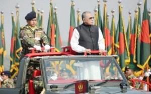 কুচকাওয়াজে রাষ্ট্রপতির সালাম গ্রহণ
