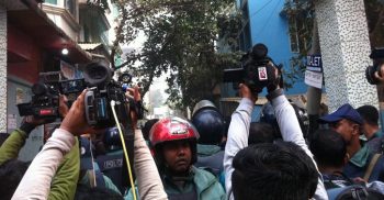 জঙ্গিদের জীবিত ধরার চেষ্টা