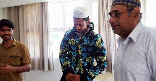 এবার নিউজিল্যান্ডের মসজিদে পুরো জুমার নামাজ আদায় হলো মাহমুদউল্লাহ’র ইমামতিতে!