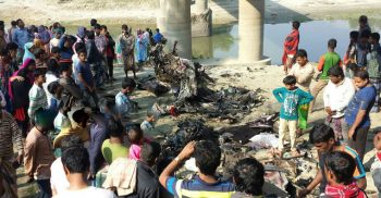 মৈত্রী এক্সপ্রেসের ধাক্কায় অরক্ষিত ক্রসিংয়ে নিহত ৫।