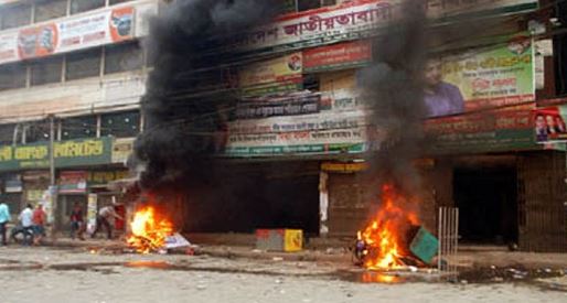 মধ্যরাতে নয়া পল্টনে আগুন