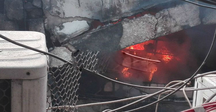 নিয়ন্ত্রণে আসেনি গুলশানের আগুন