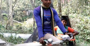 ভ্যান গাড়ী জাতীয় যাদুঘরে !!!!!