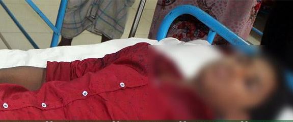 পরীক্ষার হলে শিক্ষকের থাপ্পড়ে কানে রক্ত ঝরল শিক্ষার্থীর