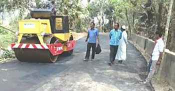 ফেনীর সোনাগাজীতে সড়ক মেরামতে অনিয়মের অভিযোগ