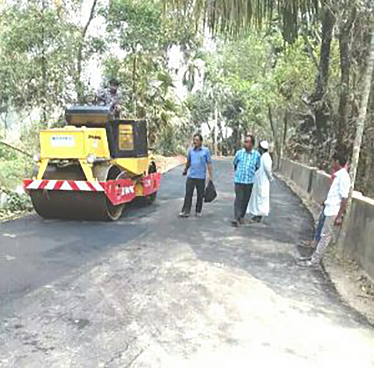 ফেনীর সোনাগাজীতে সড়ক মেরামতে অনিয়মের অভিযোগ