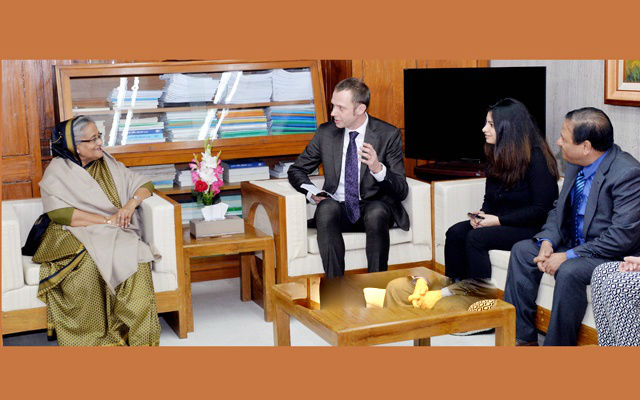 প্রধানমন্ত্রীর সঙ্গে সুইডিশ লেফট পার্টির প্রতিনিধিদের সাক্ষাৎ।