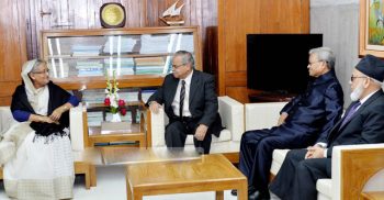 কাজ করেছি নিরপেক্ষভাবে: প্রধানমন্ত্রীকে বিদায়ী সিইসি।