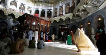পাকিস্তানে মাজারে হামলায় মৃত ৮০, দমনাভিযানে ৩১ জঙ্গি নিহত
