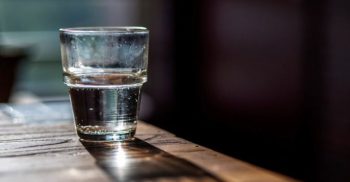 রাতের রেখে দেওয়া পানি পান স্বাস্থ্যসম্মত?