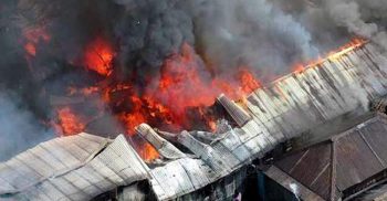 মোহাম্মদপুরে বস্তিতে আগুন, পুড়লো শতাধিক ঘর