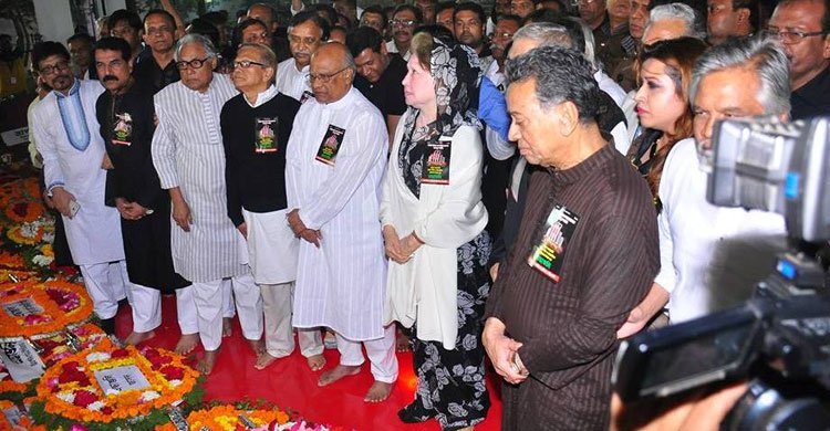 ‘অন্যরা যেখানে দিয়েছে, সেখানেই খালেদা ফুল দিয়েছেন’