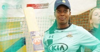 টানা ২৬ ঘণ্টা ব্যাটিং করে বিশ্বরেকর্ড গড়লেন নারী ক্রিকেটার!