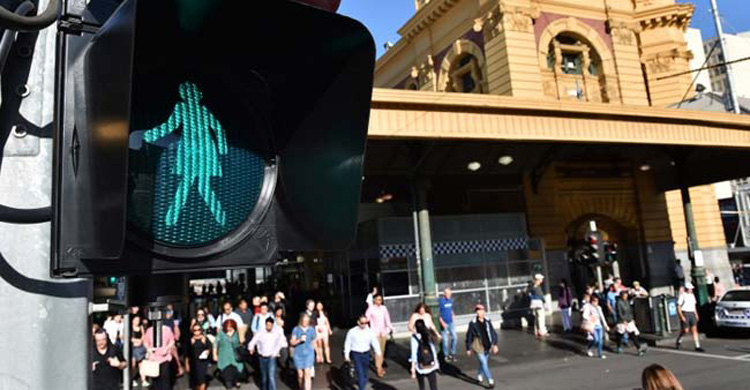 নারী দিবসে বদলে গেল ট্রাফিক সিগনালের প্রতীক