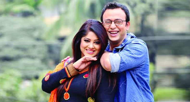 ফুটবল দলের ম্যানেজার মৌসুমী, সঙ্গে রিয়াজ!