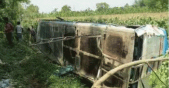গাইবান্ধায় সড়ক দুর্ঘটনায় শিশুসহ নিহত ৫