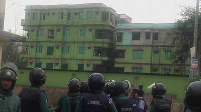 কমান্ডো অভিযানে নারীসহ চার জঙ্গি নিহত