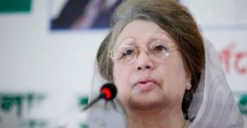 ‘বাংলাদেশকে অকার্যকর রাষ্ট্রে পরিণত করার গভীর চক্রান্ত চলছে, সবাইকে সতর্ক  থাকার আহব্বান খালেদা জিয়ার