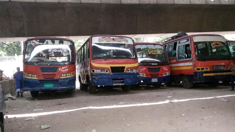 যেভাবে বাস লুকিয়ে রেখেছেন মালিকরা