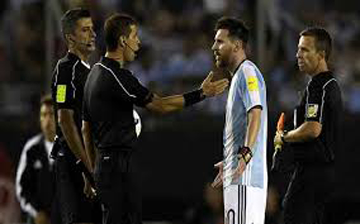 মেসির নিষেধাজ্ঞা নেমে আসতে পারে ২ ম্যাচে!