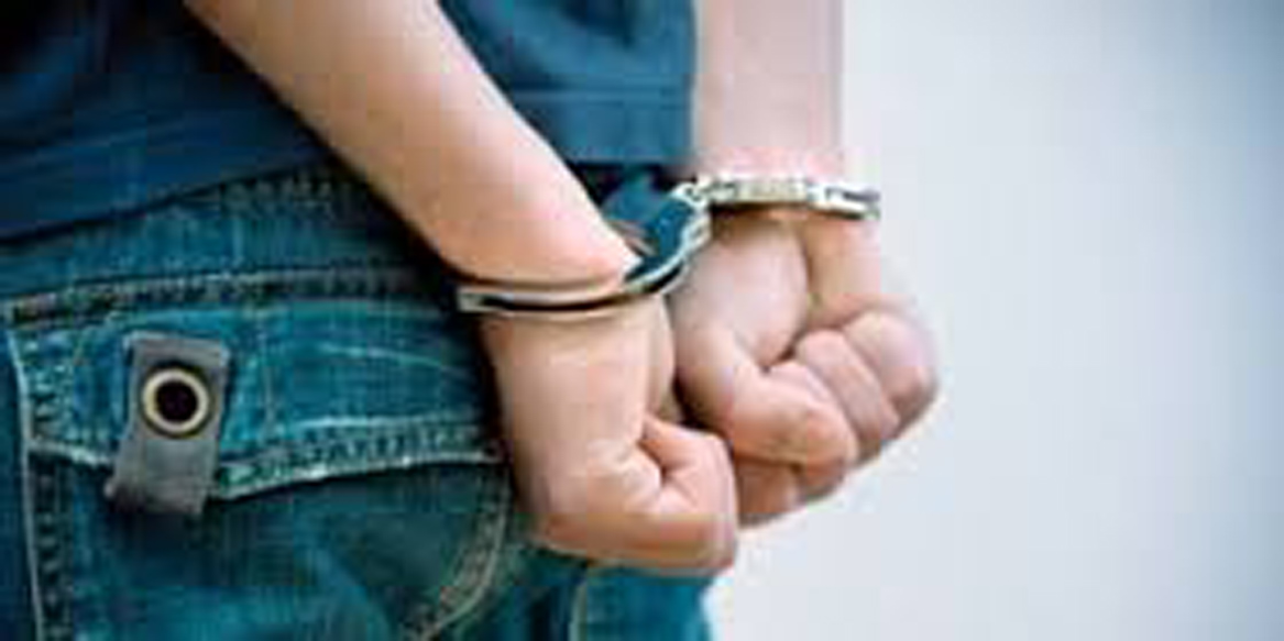 নোয়াখালীতে পিস্তুলসহ যুবক গ্রেফতার