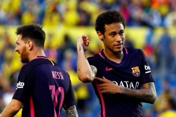 নেইমারের হ্যাটট্রিকে শীর্ষেই বার্সা