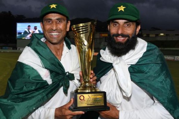 চরম নাটকীয়তায় ইতিহাস গড়ল মিসবাহর পাকিস্তান