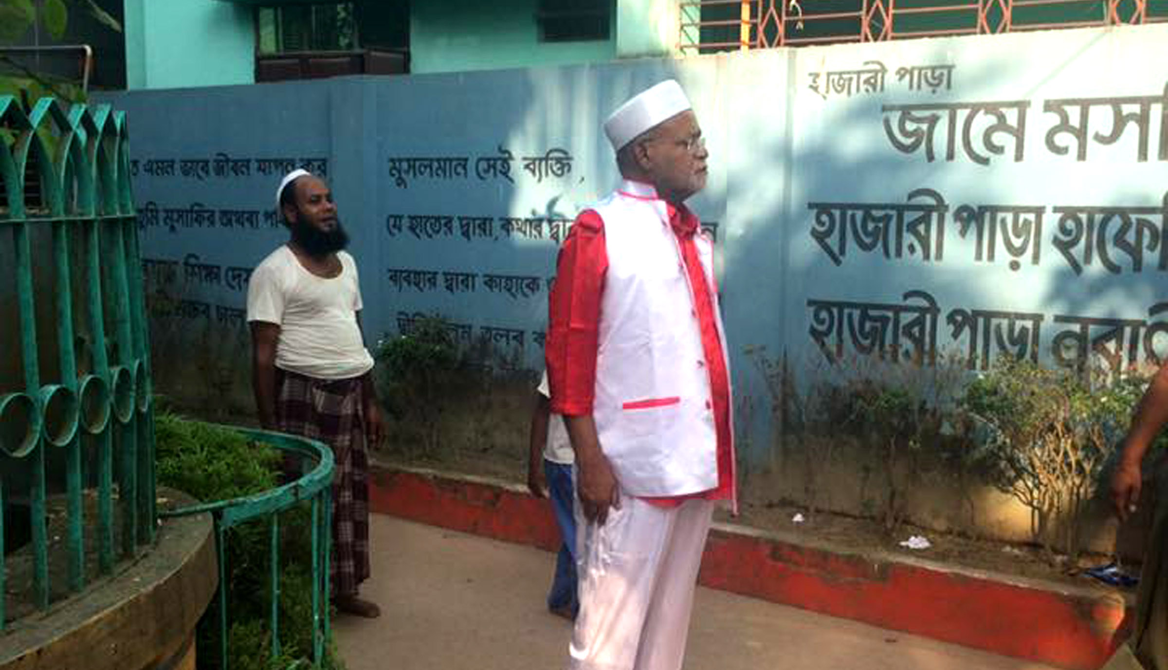 হঠাৎ ফেনীতে জয়নাল হাজারী