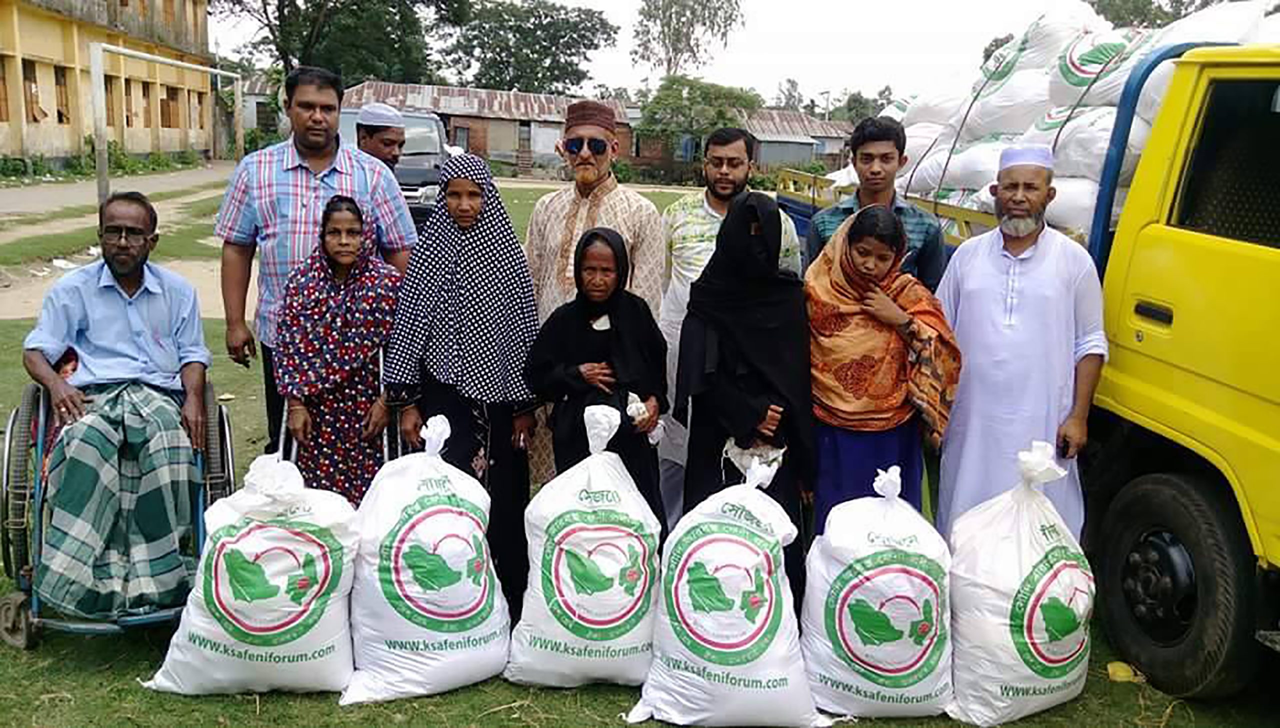 ফুলগাজীতে অসহায় গরিব মানুষের পাশে সৌদিআরবস্থ প্রবাসী ফোরাম