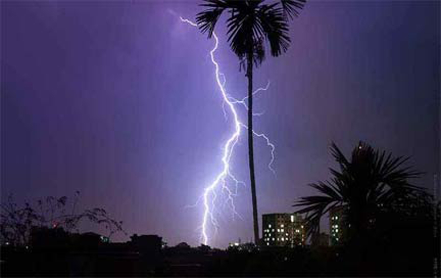 ঝিনাইদহে বজ্রপাতে ৩ জনের মর্মান্তিক মৃত্যু