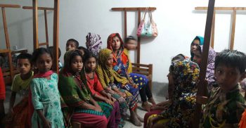 ফেনী আশ্রয় কেন্দ্রে পানি খেয়ে রোজা!