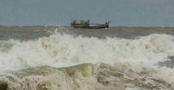 ধেয়ে আসছে ঘূর্ণিঝড় ‘মোরা !! ৭ নম্বর বিপদ সংকেত