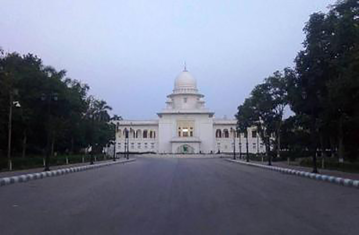 ভাস্কর্য সরানোর পর সুপ্রিম কোর্টের প্রথম সকাল