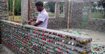 অভিনব বোতল বাড়ী || বাংলাদেশে প্লাস্টিক বোতলে নির্মিত প্রথম বাড়ী !