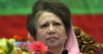 সরকার উন্মত্ত হয়ে উঠেছে : খালেদা