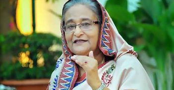 কবিগুরু রবীন্দ্রনাথ ঠাকুর হলেন বাংলা ও বাঙালির অহংকার