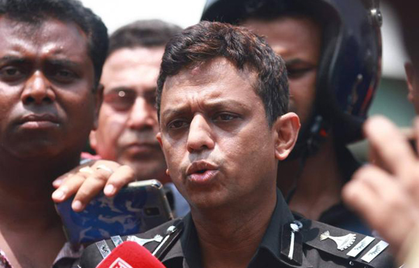 নরসিংদীর জঙ্গি আস্তানায় ‘আত্মসমর্পণকারীদের সম্পর্কে এখনই কিছু বলা যাচ্ছে না’