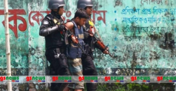 ৪ জনকে বের করে আনা হয়েছ ‘জঙ্গি আস্তানা’ থেকে