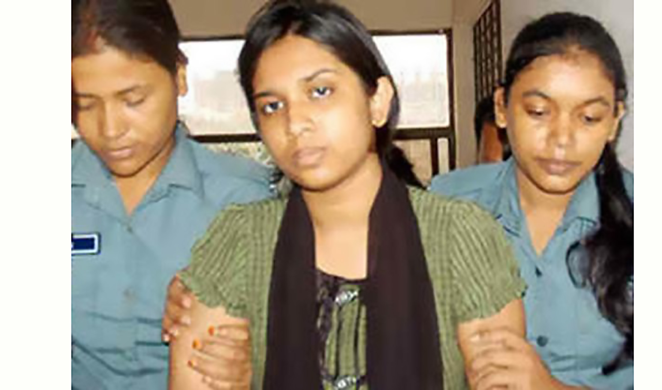 মৃত্যুদণ্ড থেকে কমিয়ে যাবজ্জীবন ঐশীর