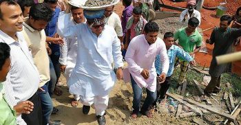 তথ্য ও যোগাযোগ প্রতিমন্ত্রী যখন শ্রমিক