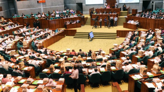 বাংলাদেশে কাপড়ের চাহিদা ২৪০০ মিলিয়ন মিটার: বস্ত্র ও পাটমন্ত্রী