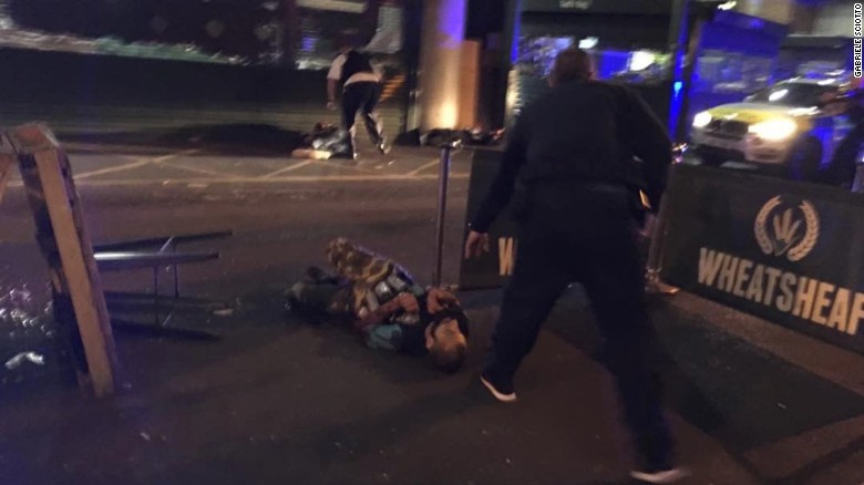 যুক্তরাজ্যে সিরিজ হামলা,হামলাকারীসহ নিহত ৯