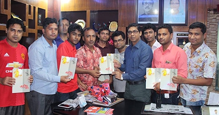 ফেনীতে জনতার কন্ঠ’র ম্যাগাজিনের মোড়ক উম্মোচন