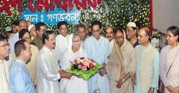 গণভবনে প্রধানমন্ত্রী শেখ হাচিনার ঈদ শুভেচ্ছা বিনিময়