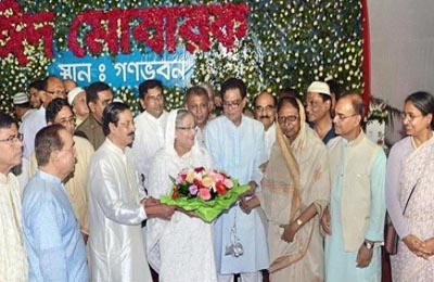 গণভবনে প্রধানমন্ত্রী শেখ হাচিনার ঈদ শুভেচ্ছা বিনিময়