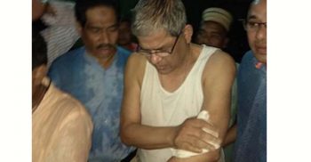 চট্টগ্রামে মির্জা ফখরুলের গাড়িবহরে আ.লীগের হামলা: মির্জা ফখরুল-আমির খসরুসহ আহত ৪